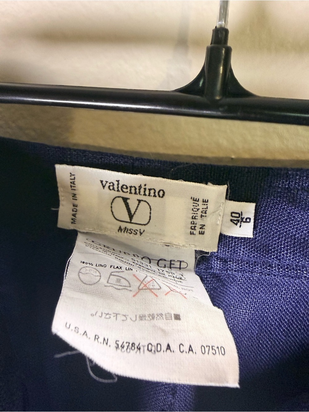 Valentino Navy Blue Linen-Blend Bermuda Shorts - Picture 6 of 8
